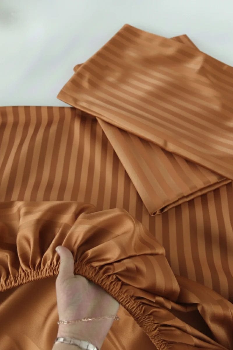 Luxury Stripe Fitted Bedsheet - King Size copper 🟠